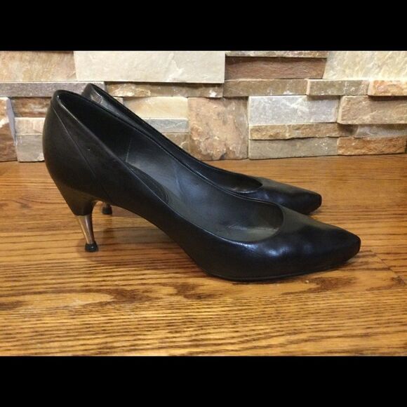 CELINE Black shoes with a small metal heel - Picture 2 of 7